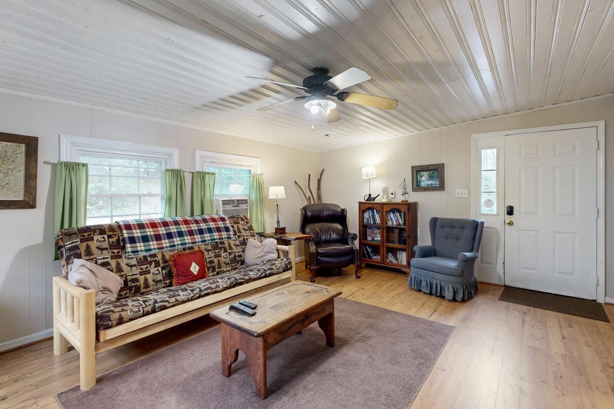 1 Bed 1 Bath Vacation Home In Sylva Esterno foto