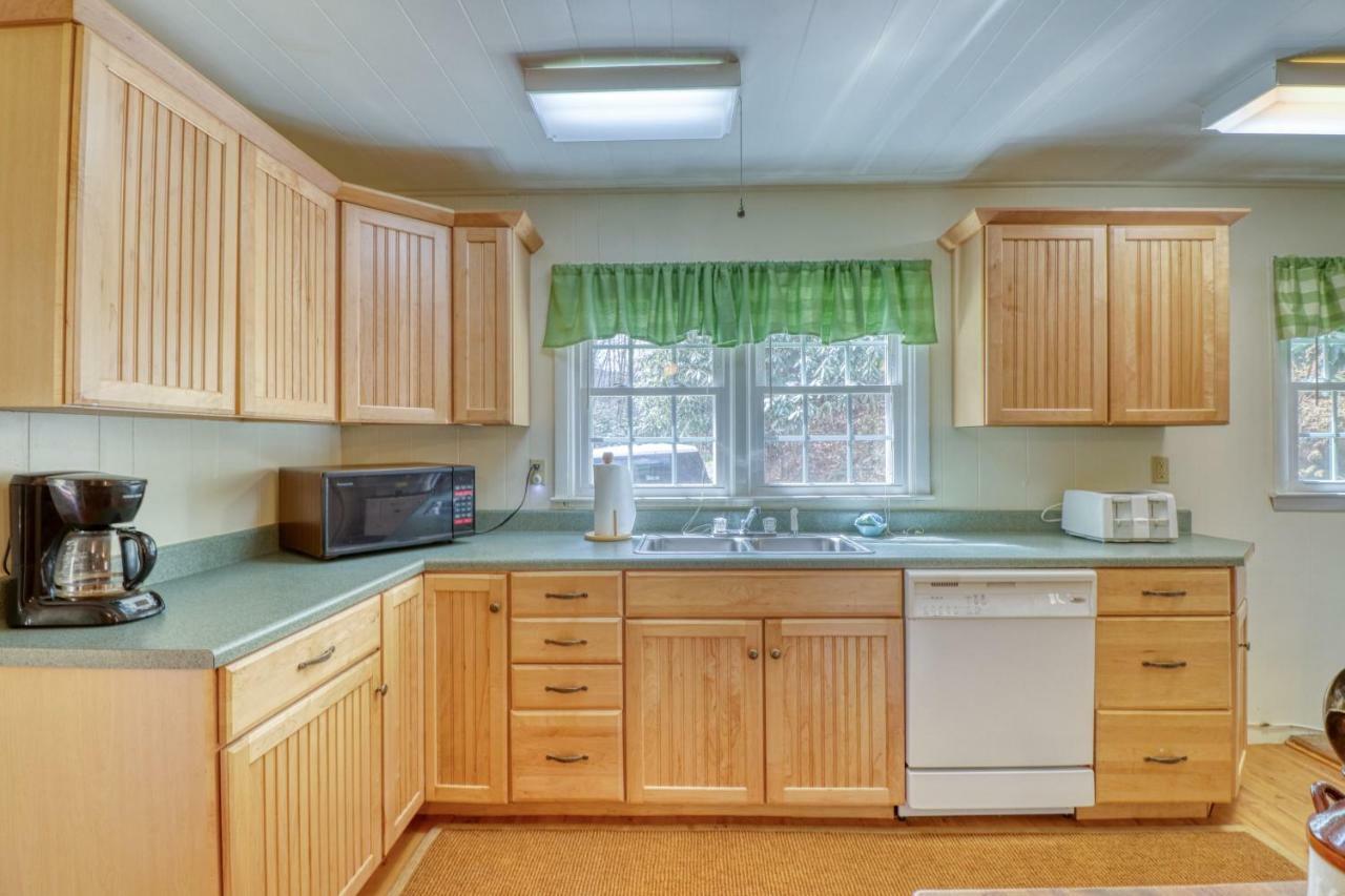 1 Bed 1 Bath Vacation Home In Sylva Esterno foto